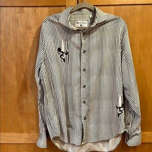 Men’s ROBERT GRAHAM Long sleeve button down SZ.M worn once still HAVE TAGS!